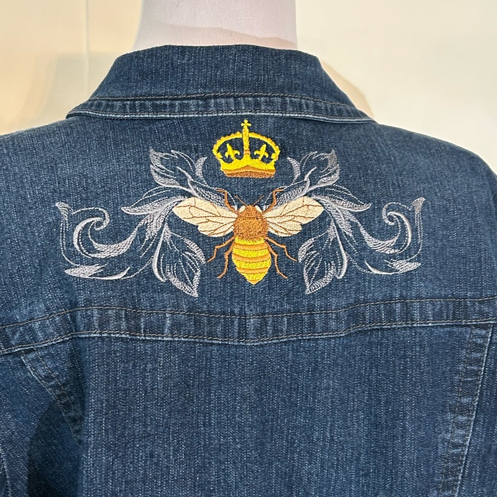 Queen Bee Denim Jacket Size Large